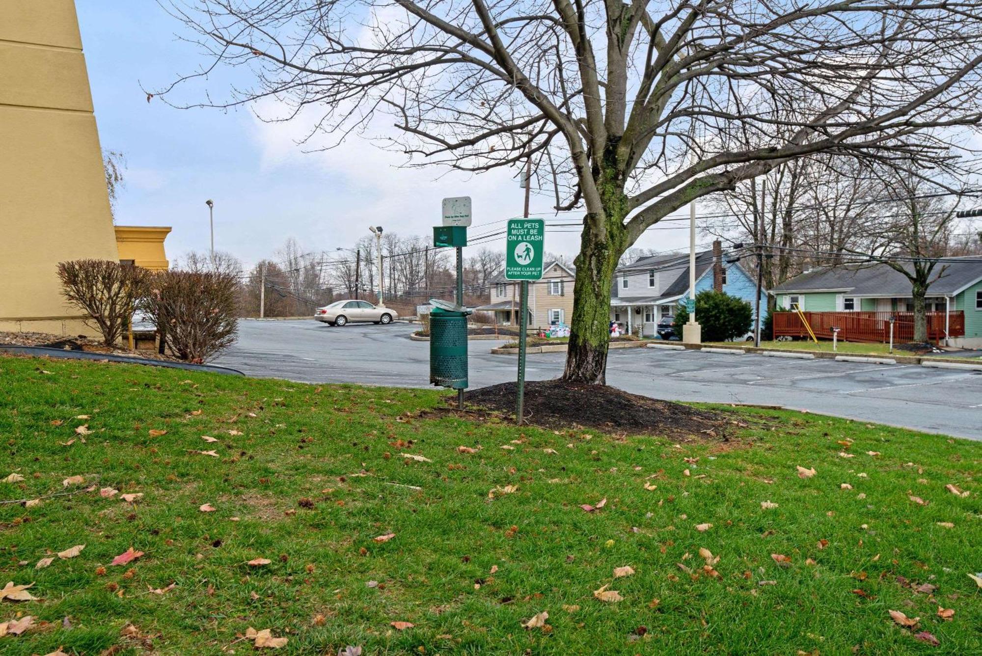 La Quinta By Wyndham Harrisburg Airport Hershey מראה חיצוני תמונה