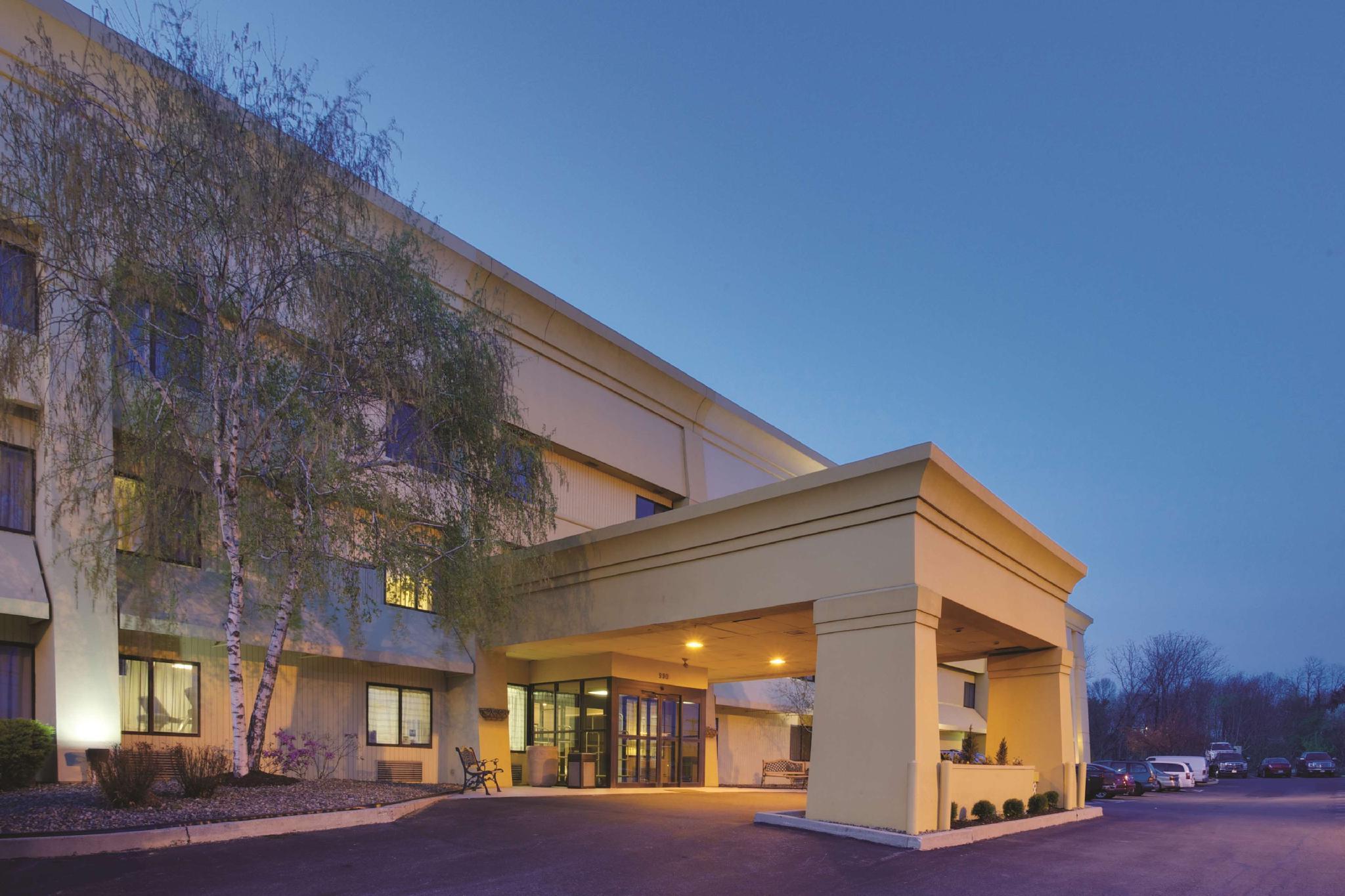 La Quinta By Wyndham Harrisburg Airport Hershey מראה חיצוני תמונה