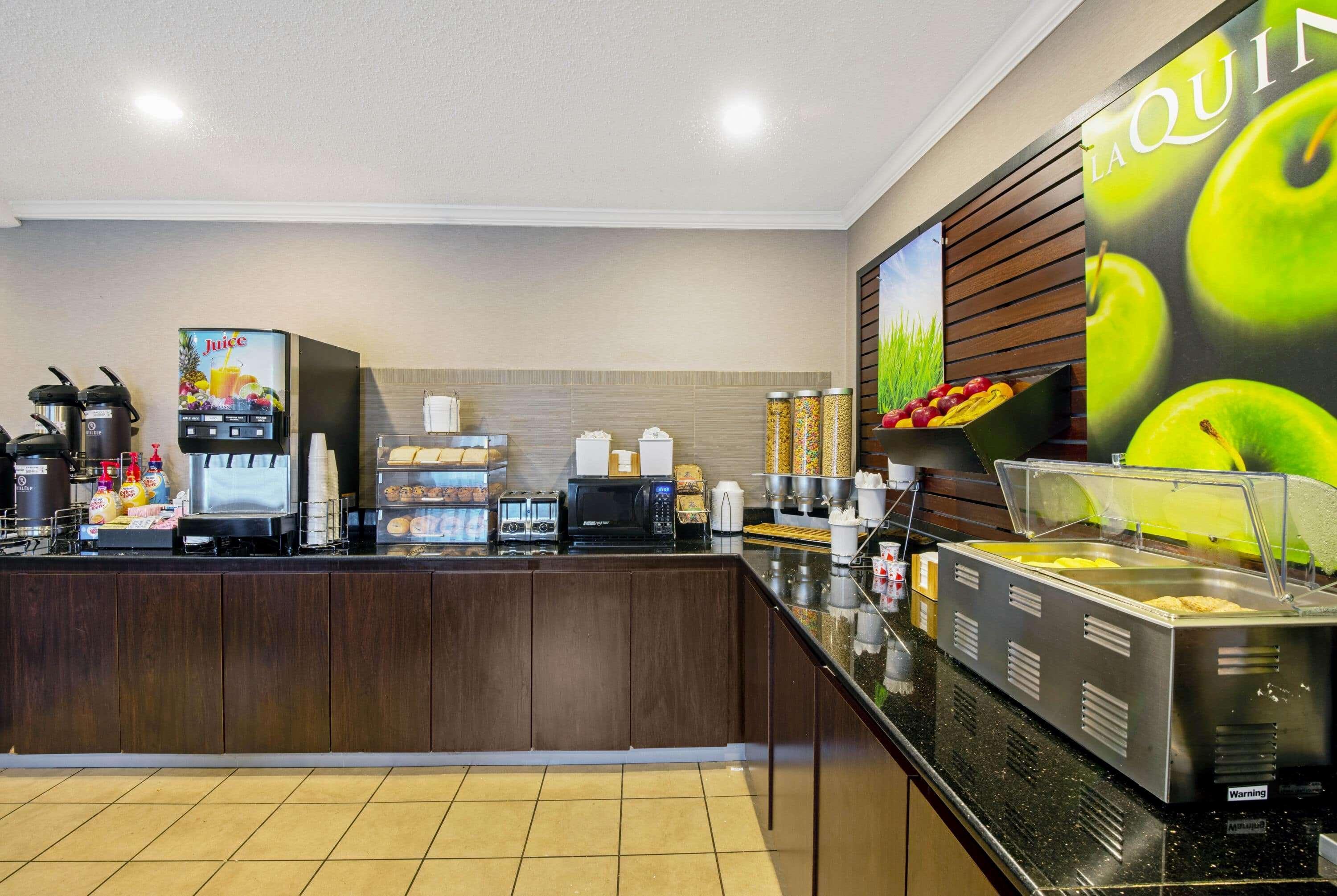 La Quinta By Wyndham Harrisburg Airport Hershey מראה חיצוני תמונה