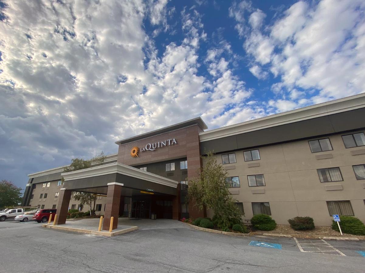 La Quinta By Wyndham Harrisburg Airport Hershey מראה חיצוני תמונה