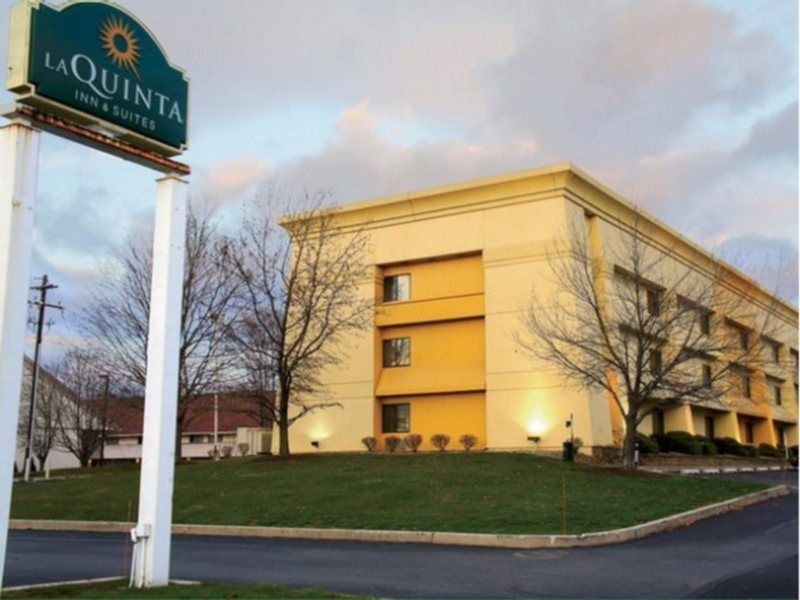 La Quinta By Wyndham Harrisburg Airport Hershey מראה חיצוני תמונה